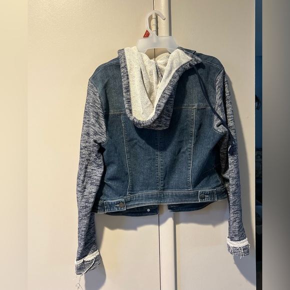Cropped Denim Jacket with Knit Sleeves - Picture 6 of 7